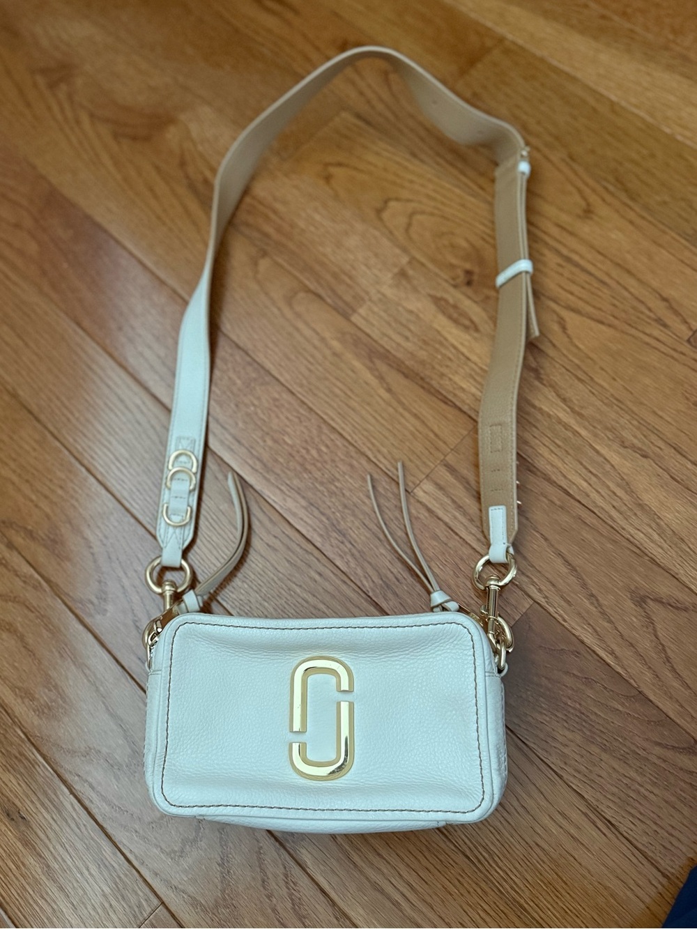 The Marc Jacobs softshot Leather Crossbody Bag in Chalk - Picture 8 of 9